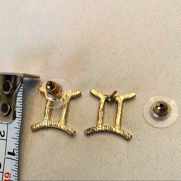 💜3/$30 Horoscope Gemini The Twins Clear crystal earrings - Picture 5 of 7